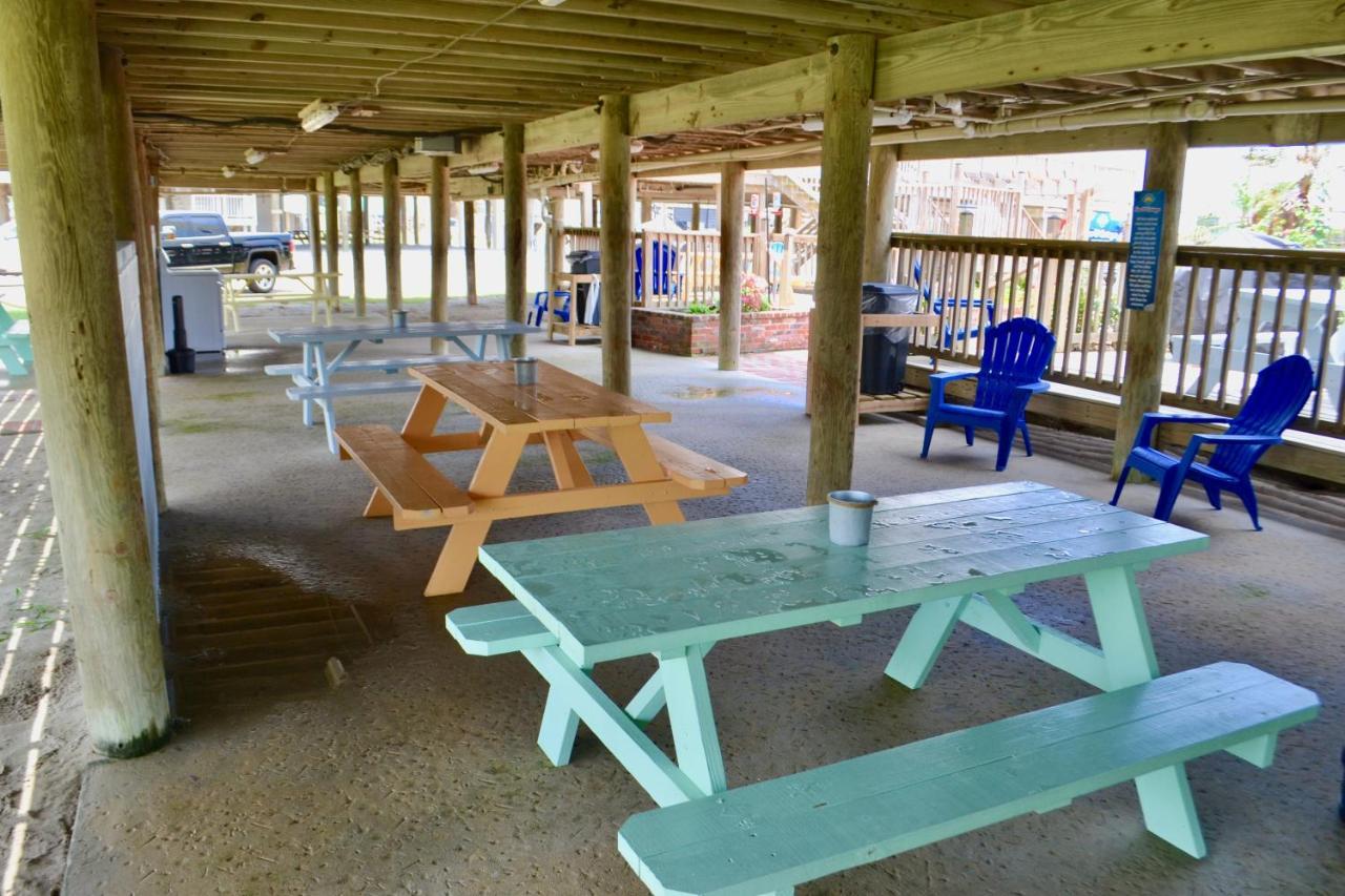 Inn Blue Dolphin And