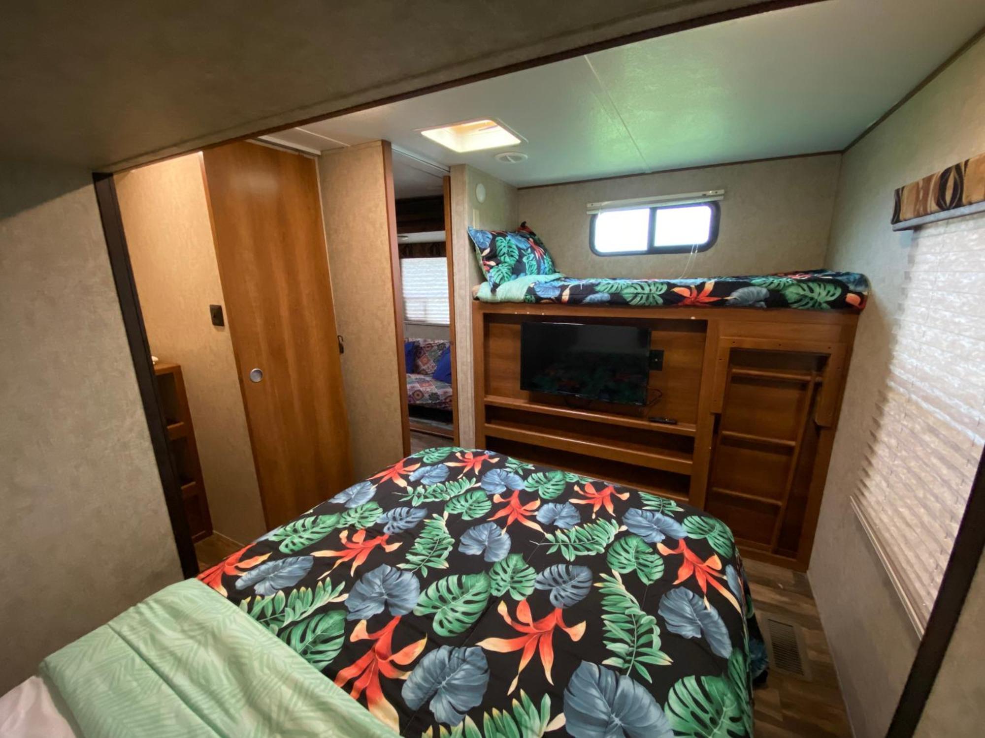 Blue Dolphin And Inn Grand Isle