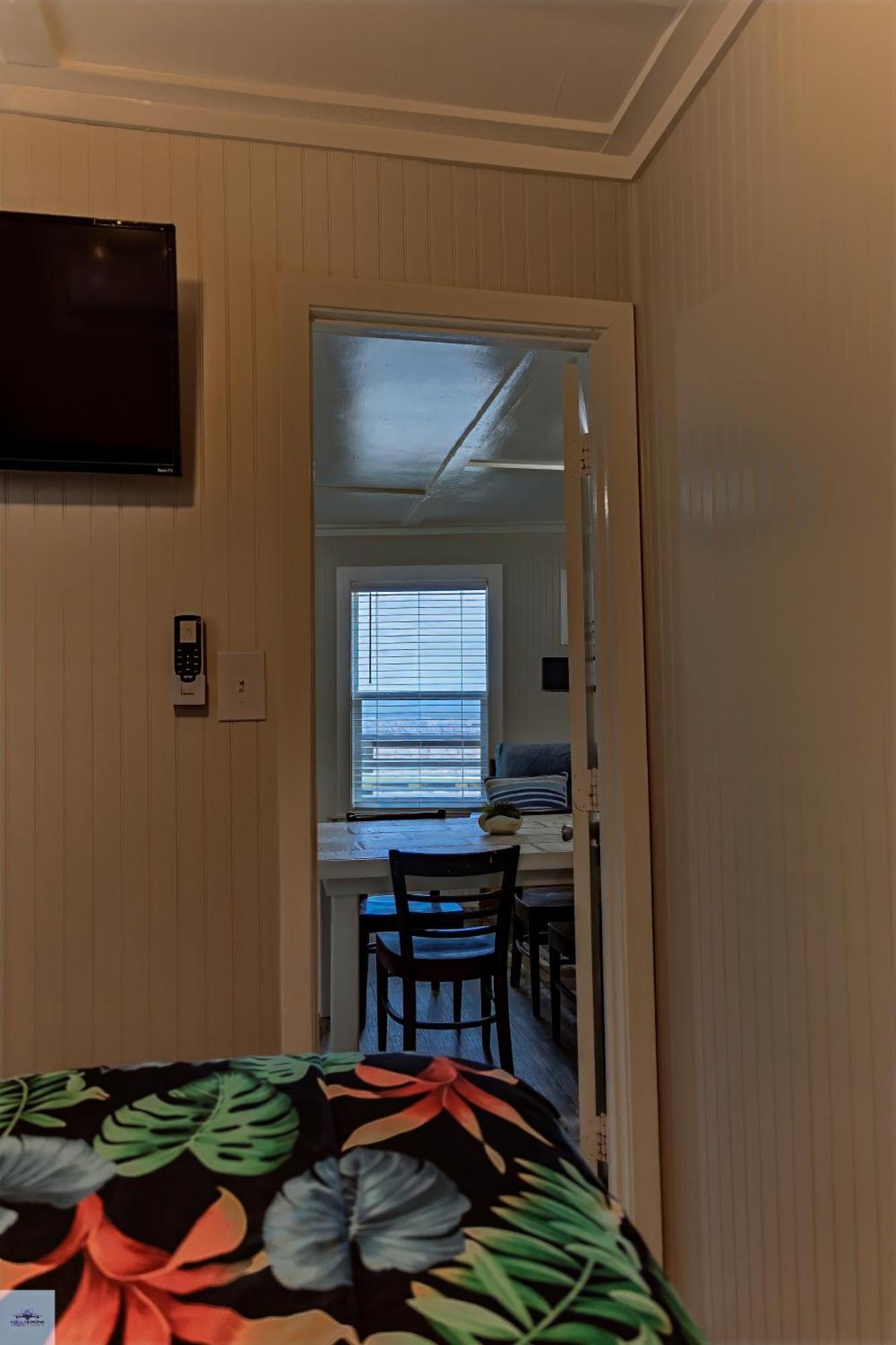 Inn Blue Dolphin And
