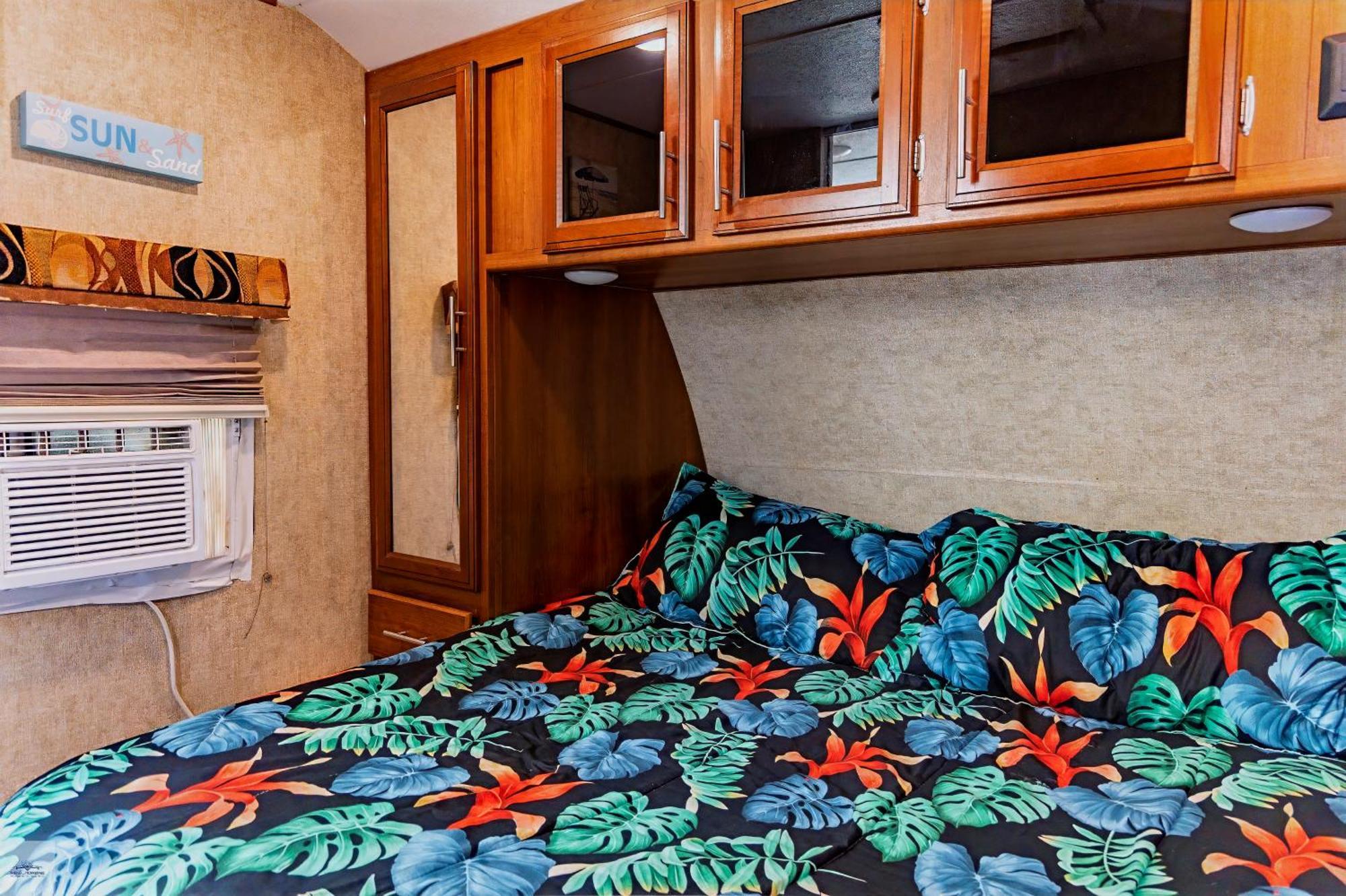 Blue Dolphin And Inn 4*