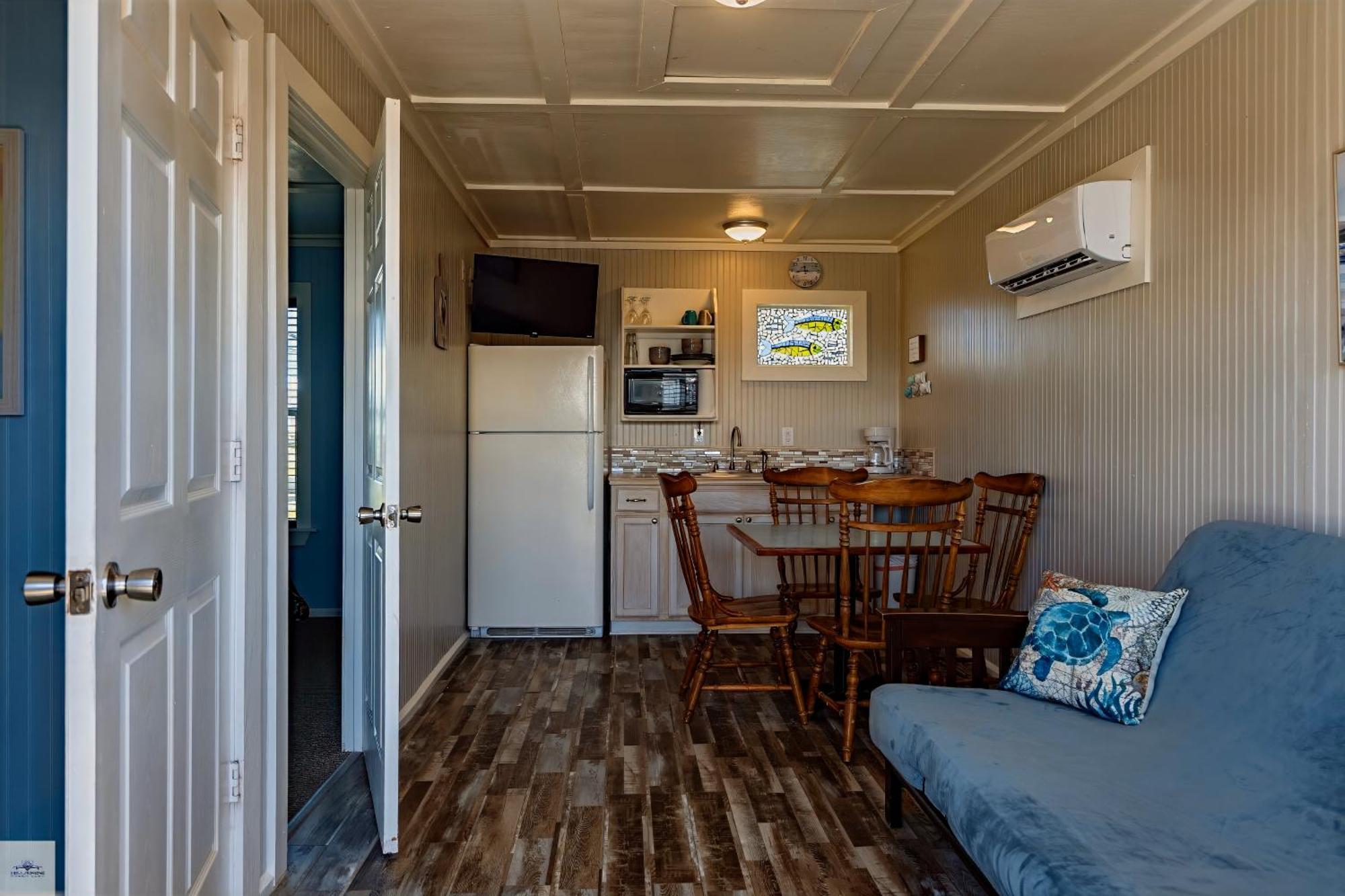Blue Dolphin And 4* Grand Isle